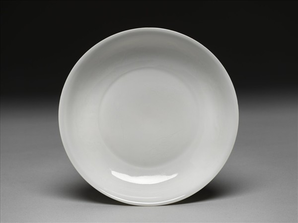 甜白釉雲龍紋碟