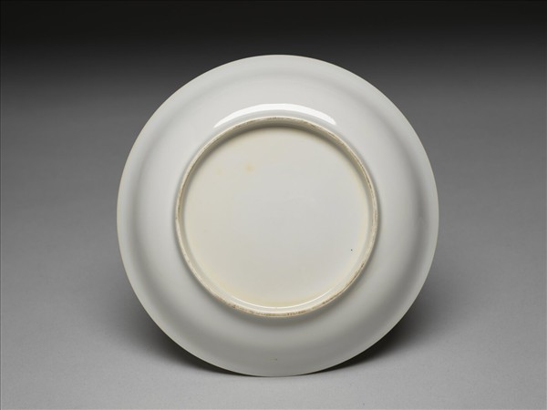 甜白釉雲龍紋碟