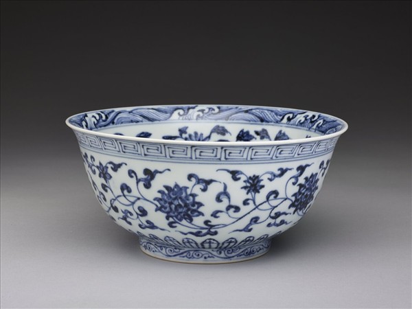 青花四季花卉紋碗