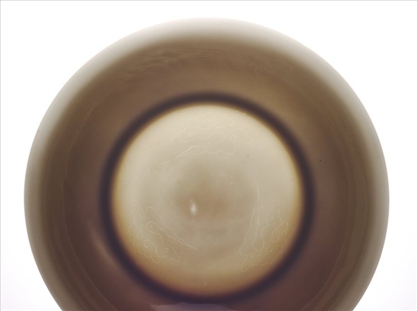 甜白釉雲鳳紋碟