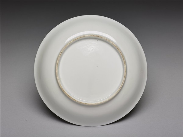 甜白釉雲龍紋碟