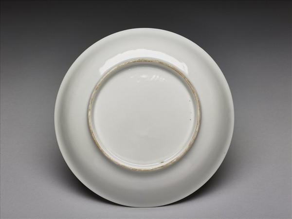 甜白釉雲鳳紋碟