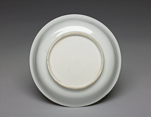 甜白釉雲龍紋碟