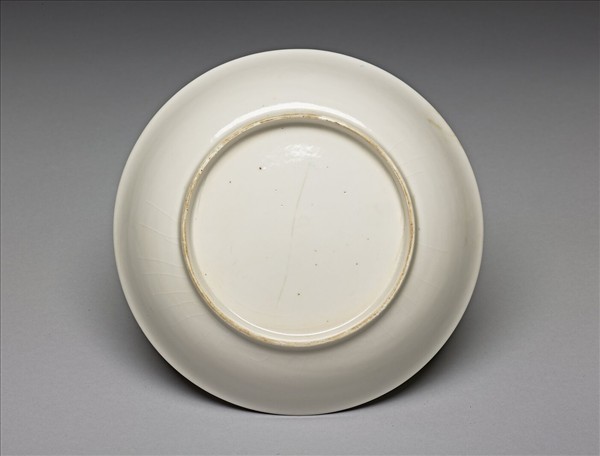 甜白釉雲龍紋碟