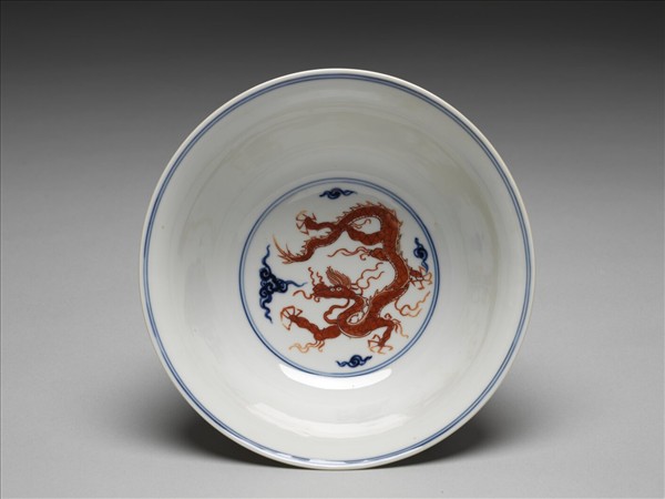 青花描紅五龍碗