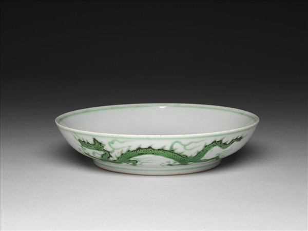 綠彩雲龍紋盤