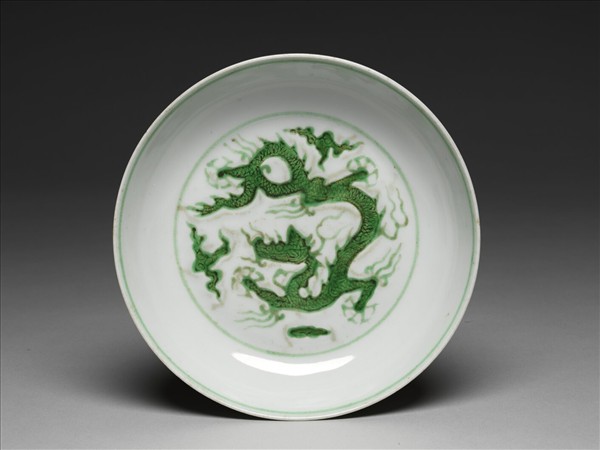 綠彩雲龍紋盤