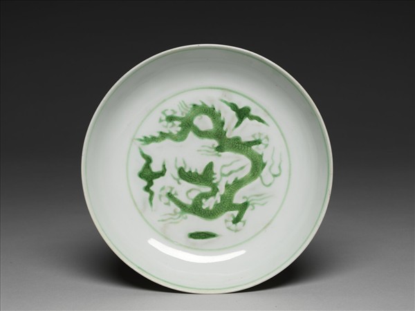 綠彩雲龍紋盤