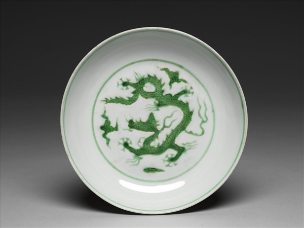 綠彩雲龍紋盤