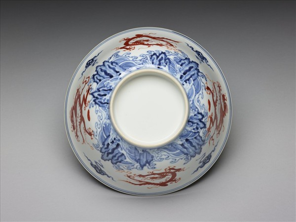 青花描紅五龍碗