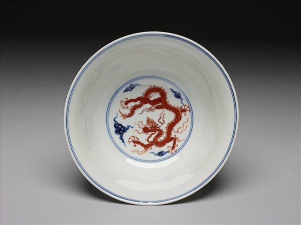 青花描紅五龍碗
