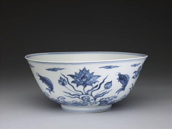 青花蓮塘游魚碗