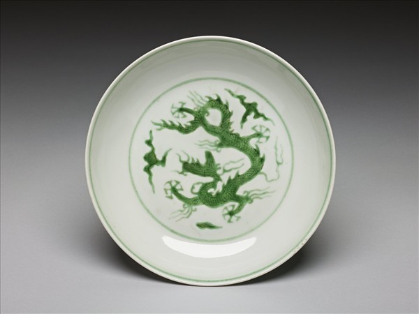 綠彩雲龍紋盤