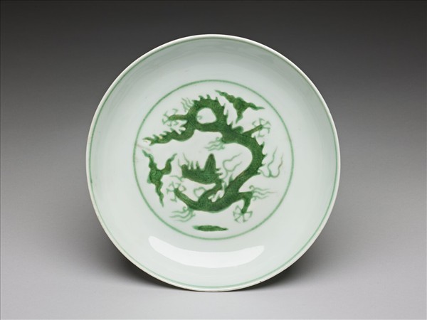 綠彩雲龍紋盤