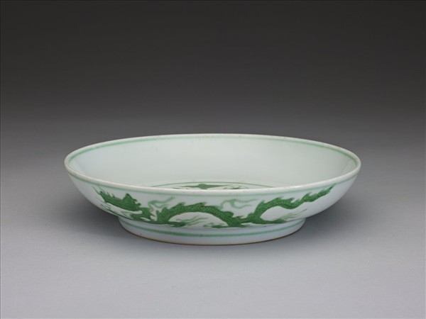 綠彩雲龍紋盤