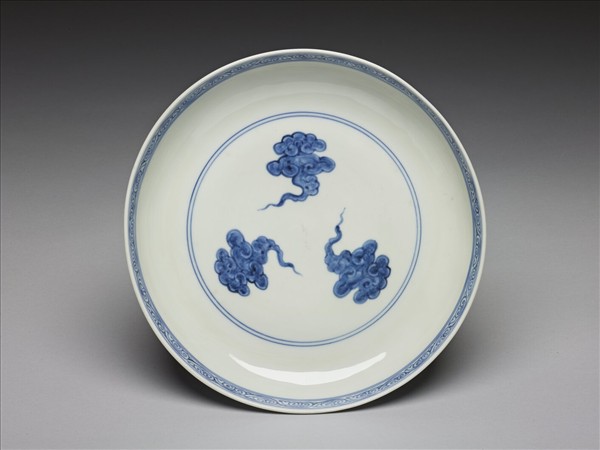 青花雙龍戲珠紋盤
