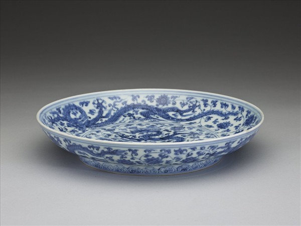 青花番蓮龍紋盤