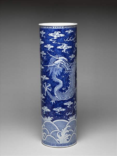 青花龍紋筒式瓶