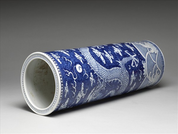 青花龍紋筒式瓶