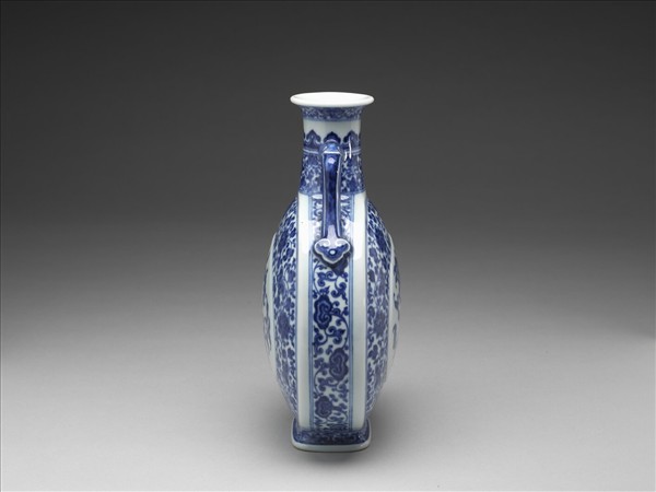 青花福壽紋如意耳扁壺