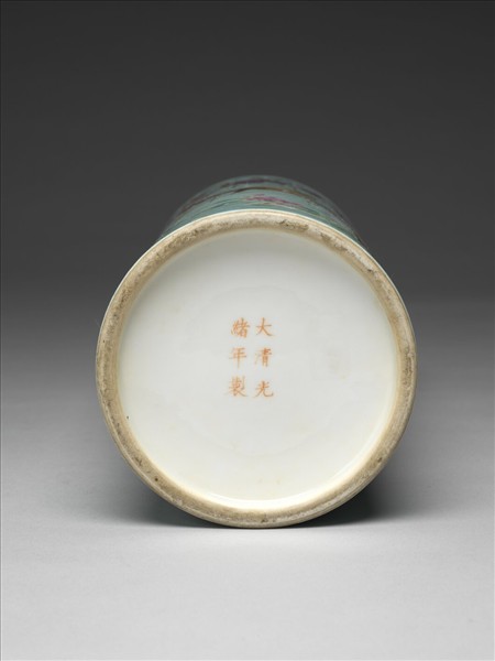 粉彩藤蘿花鳥紋帽筒