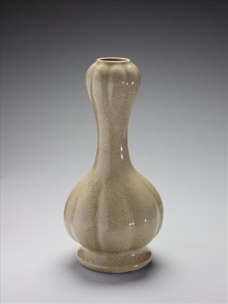 米黃釉蒜頭瓶