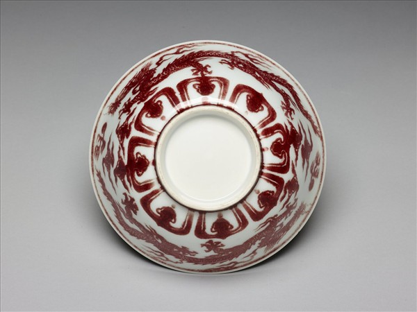 釉裡紅雙龍紋碗