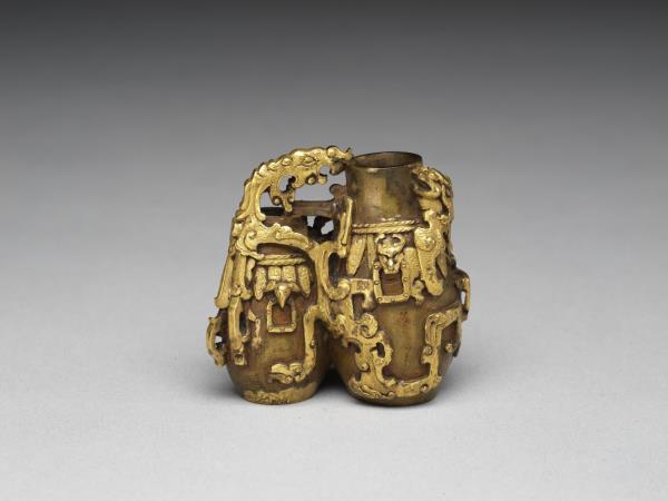 銅鎏金浮雕龍鳳紋雙連瓶- 故宮