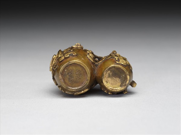 銅鎏金浮雕龍鳳紋雙連瓶