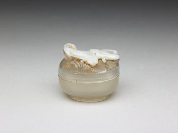 瑪瑙巧雕雙鶴盒