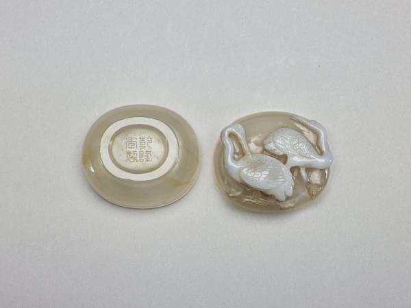 瑪瑙巧雕雙鶴盒