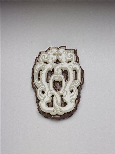 玉鏤雕螭紋佩