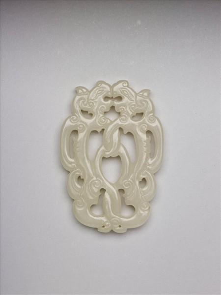 玉鏤雕螭紋佩