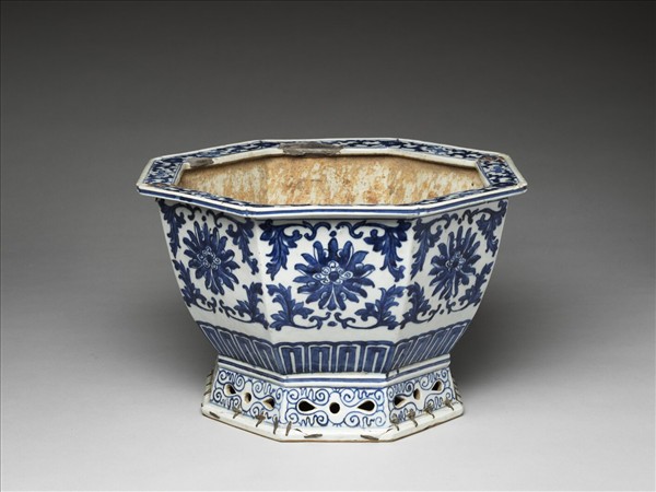 青花番蓮紋花盆