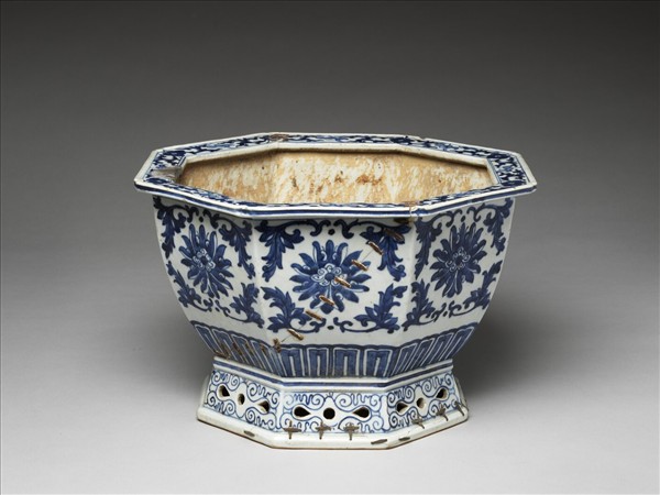 青花番蓮紋花盆