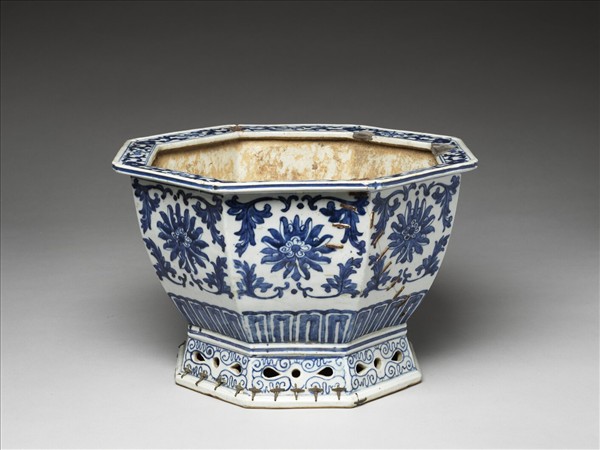 青花番蓮紋花盆