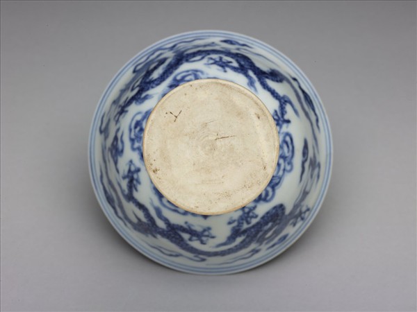 青花波濤龍紋高足杯