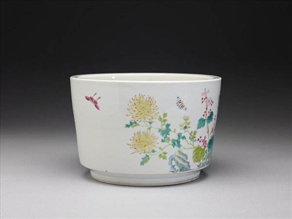 粉彩花蝶紋花盆