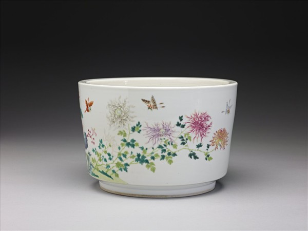粉彩花蝶紋花盆