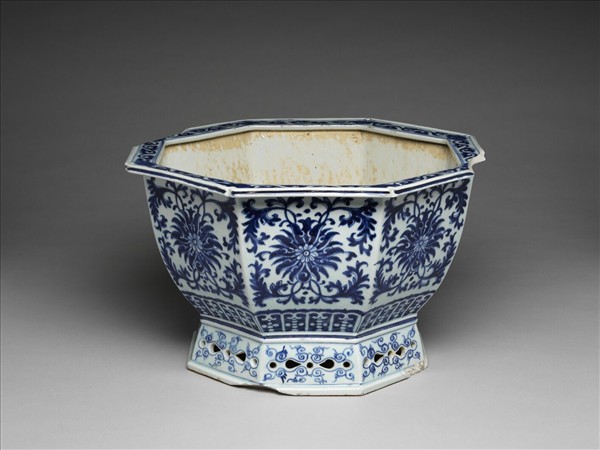 青花番蓮紋花盆