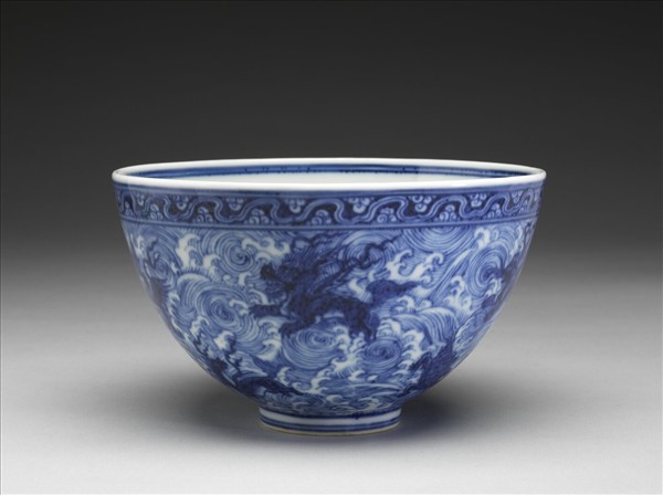青花海獸紋碗