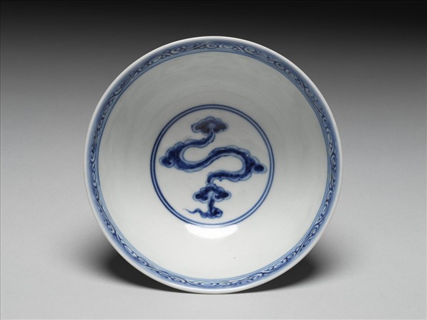 青花雲凰紋高足碗