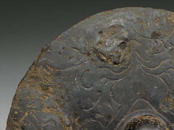 錯金銀夔鳳紋鐵鏡