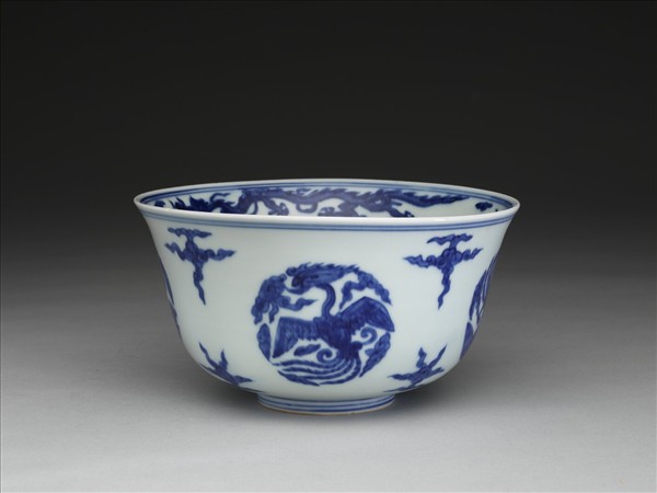 青花團龍鳳紋碗