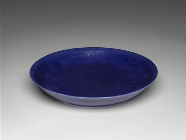 霽青釉暗龍紋盤