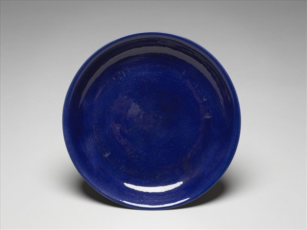 霽青釉暗龍紋盤