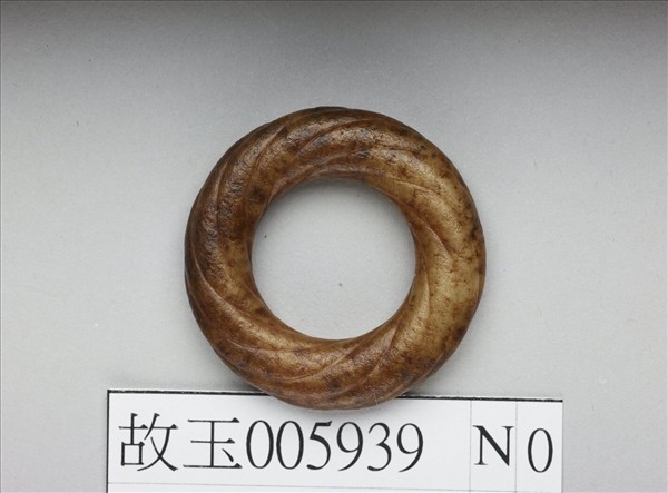 絞絲紋玉環