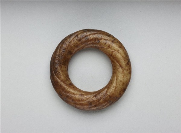 絞絲紋玉環