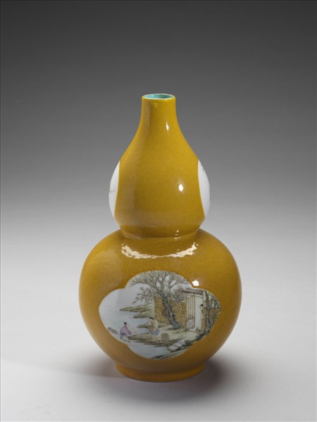 黃釉開光人物葫蘆瓶