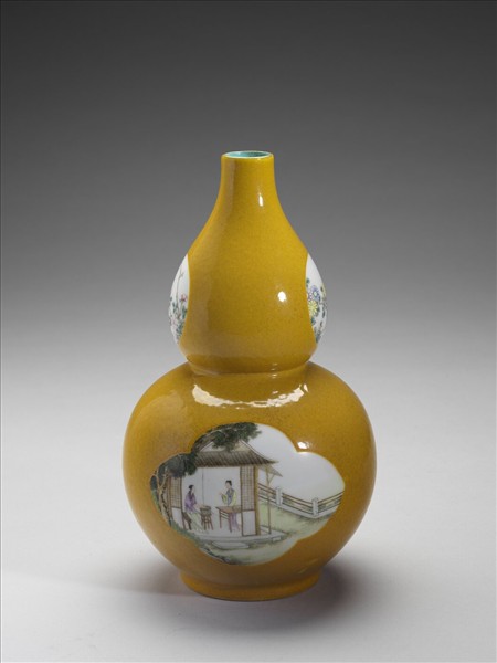 黃釉開光人物葫蘆瓶